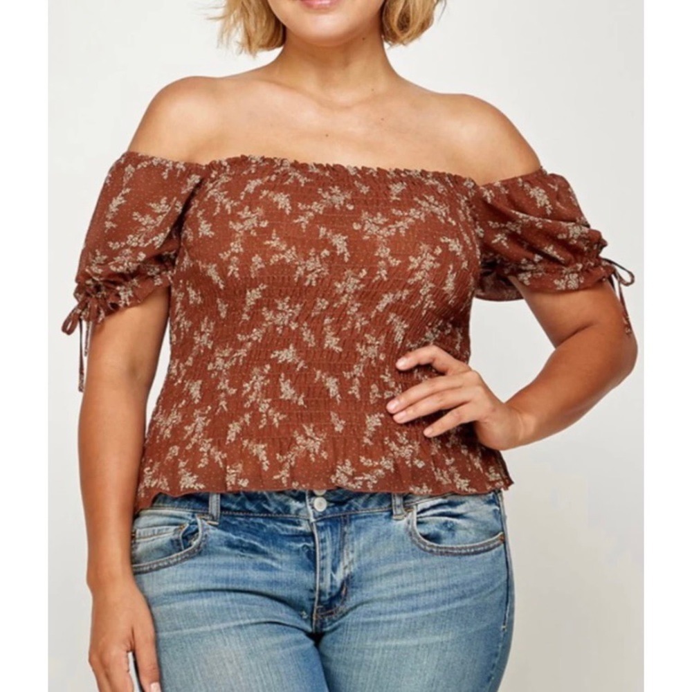 ONE‎ CLOTHING. Brick red/white top. Size XS. Cool.